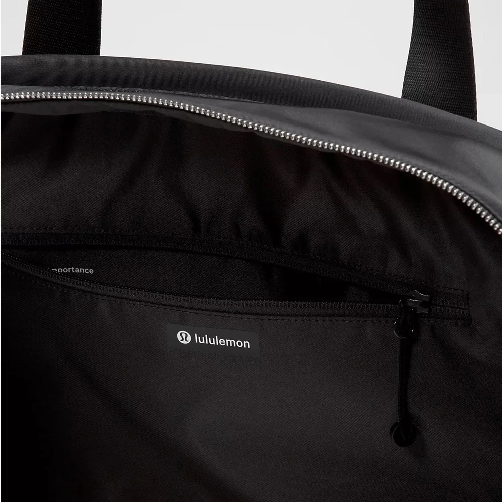 lululemon athletica City Essentials Duffle Bag 28L Black Men's / women’s Bag